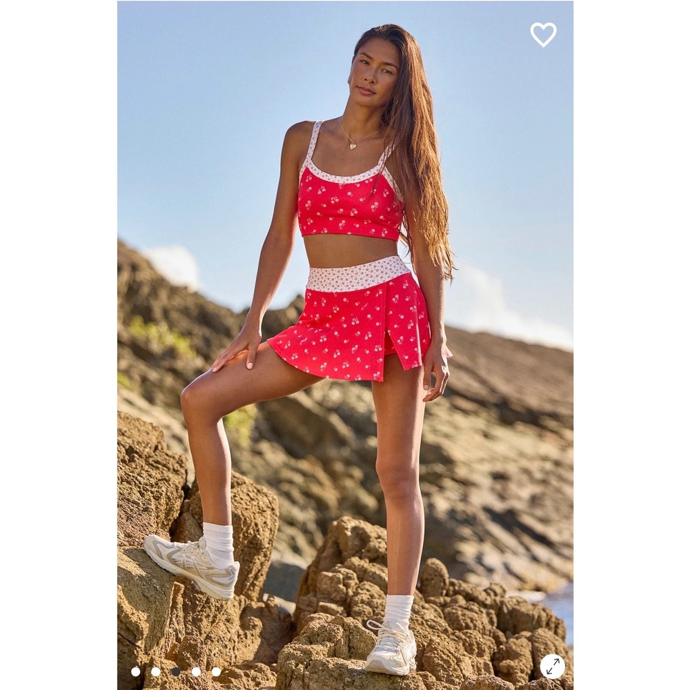 AS Revival Red White Floral Active Crop Top Tank Size Small NWT
